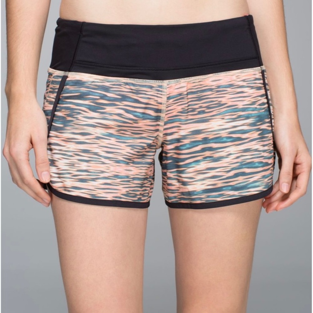 Lululemon Run Times Short Tiger Water Sz. 8